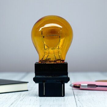 Автолампа накаливания PY27/7W LYNX 12V 27/W L14227Y